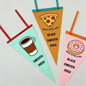 Bulk Order Customizable Polyester Felt Pennant Flag Personalized Logo for Commercial Decoration Celebration Marketing Display