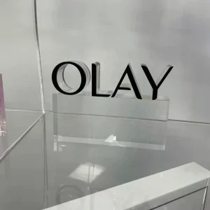 Custom Acrylic Sign Display Stand for Elegant White Logo Holder Brand Identity Display Board Retail Signage Promotions