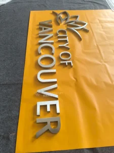Custom Horizontal Grain Brushed 304 Stainless Steel Signage Fine Metal Nameplate for Hotel Building Facades