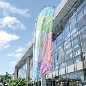 Custom Logo Digital Printed Eco Friendly Polyester Flying Style Aluminum Steel Pole Feather Flag Promotional Advertising Outdoor