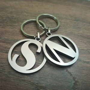 Custom Vintage Fashion Hollow Initial Plain Iron Keychain with Lightweight Design