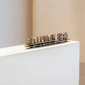Eco friendly Smooth Artistic Wooden Tabletop Sign Stand for Hotel Front Desk Business Checkout Counter Reception Desk Decoration