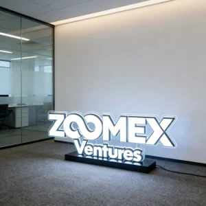 Factory Custom LED Desk Top Sign Free Standing Table Sign Advertising Counter Display Logo Acrylic Letter Sign