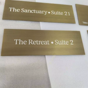 High Gloss Custom Signage Precision Brushed Brass Etched Ink Filled Stainless Steel Plate for Indoor Use Eco Friendly Easy