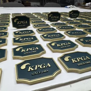 High Quality Custom Embossed Metal Plaques Antique Gold Brass Finish for Corporate Branding & Golf Souvenirs