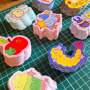 High Quality Durable Waterproof Customize Printing Die Cut Vinyl Sticker Labels Craft Stickers with Strong Adhesive