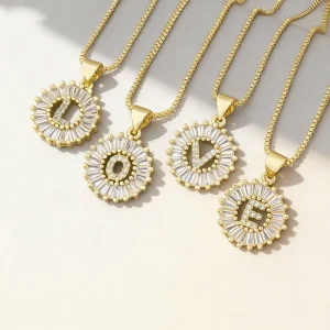 Personalized Custom Initial Letter Clear Zircon Women Fashion Necklace Letter Necklace Manufacter For Casual Beach RTS