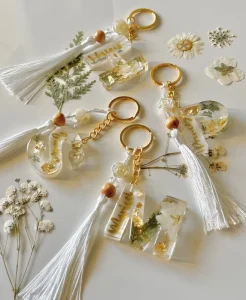 Real Flowers Personalized Resin Keychain Fringed Letter Keychains Custom Bag Tag Bridesmaids Gifts