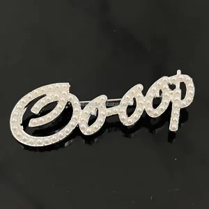 Script OO OOP Diva Letter Greek Sorority Lapel Pin for Women White Pearl Pins Gift for Women Girls Brooch Jewelry