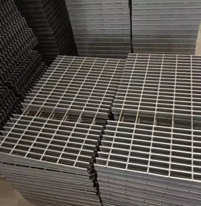 Serrated Anti Slip Welded Stainless Steel Grating Heavy Load Bearing Welded Mesh Drainage Covers & Trench Grates