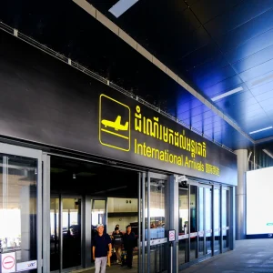 Slim LED Airport Wayfinding Signage Energy Efficient Terminal Directional Light Box 24/7 Duty
